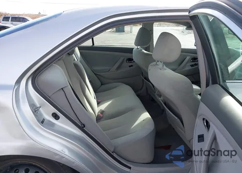 2007 Toyota Camry Le z USA, uszkodzony, nr VIN 4T1BE46K57U125777